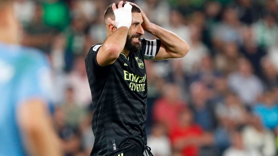 قبل تحدي استعادة القمة.. ريال مدريد يتلقى ضربة موجعة