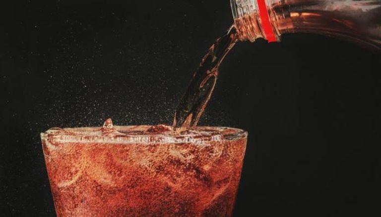 احذر.. تناول المشروبات الغازية يقلل مستوى الخصوبة لديك