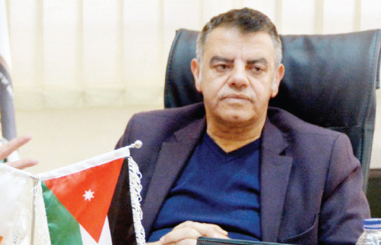 يحيى المحارمة يفوز بجائزة الاتحاد الآسيوي للخدمات المتميزة