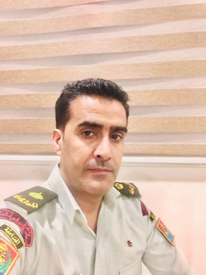 الفريق  الطيب يُهنئ الرائد عارف السلايطه بالارادة الملكية السامية