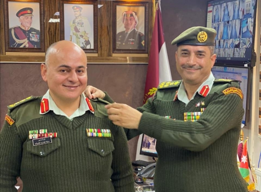 تهنئة وتبريك للدكتورالطوالبة بمناسبة ترفيعه لرتبة عقيد في الخدمات الطبية الملكية