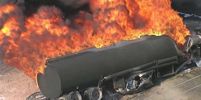 مصرع 12 شخصاً إثر انفجار ناقلة نفط في نيجيريا