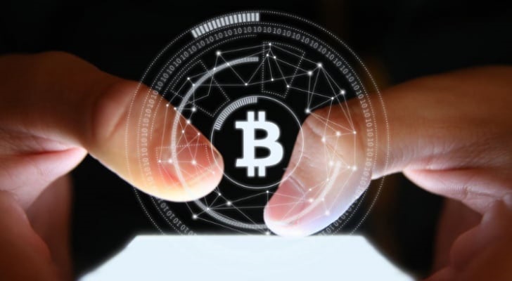 عريقات: نحو 200 مليون شخص يتداولون العملات الرقمية في العالم