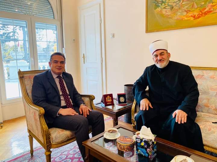 السفير المصري لدى صربيا يبحث سبل تعزيز التعاون الديني مع مفتي صربيا ورئيس جماعة صربيا الإسلامية