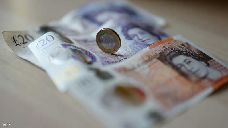 الإسترليني يستعيد بعض خسائره مبتعدا عن قاعه التاريخي