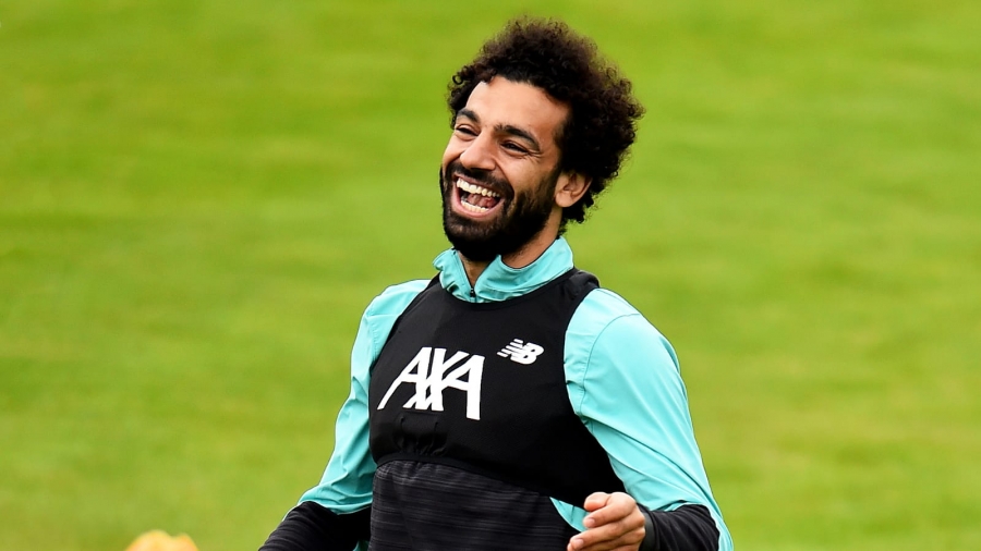 نادي درجة خامسة يطلب استعارة محمد صلاح