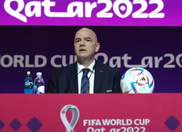رئيس الفيفا يتهم الغرب بالنفاق بشأن سجل حقوق الإنسان في قطر
