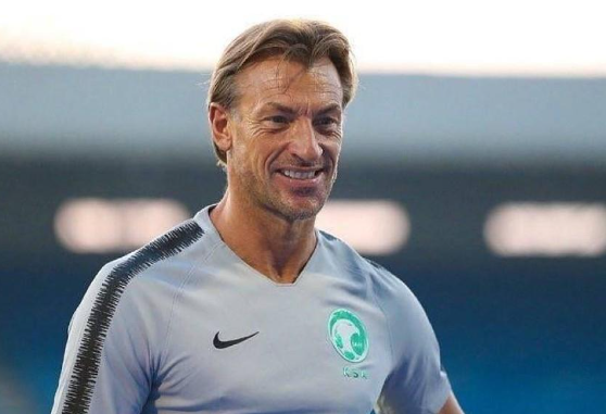 رينار.. رجل المعجزات الذي رفع علم السعودية بالمونديال