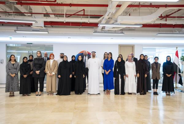 ذياب بن محمد يعتمد استراتيجية مركز الشباب العربي وخطة العام 2023
