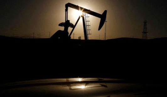 أسعار النفط تهبط للأسبوع الثالث على التوالي