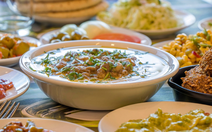 ماذا يحدث لجسمك إذا تناولت الفول والفلافل يومياً؟
