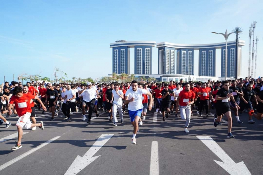 إحتفالا باليوبيل الذهبي .. الأكاديمية العربية تنظم ماراثون بالممشى السياحي بالعلمين
