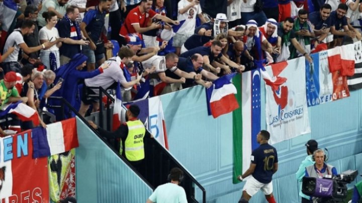 منتخب “الديوك” أول المتأهلين للدور الثاني لكأس العالم..