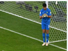 في أول لحظة.. ما سبب استبدال حارس منتخب المغرب أمام بلجيكا؟