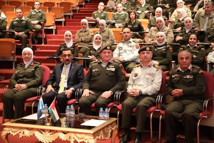 ورشتي عمل في الخدمات الطبية بعنوان اليقظة الدوائية والاستخدام الرشيد_صور