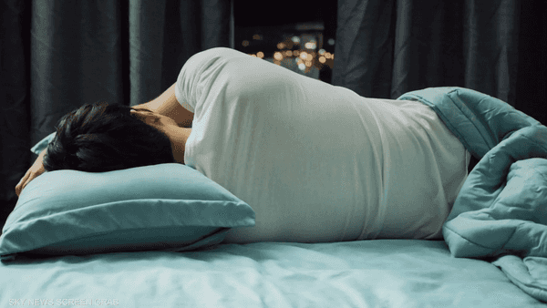 علامة ليلية تنبه إلى إصابة محتملة بالسرطان.. لا تتجاهلها