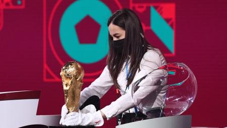مسافر عبر الزمن يكشف هوية الفائز بمونديال قطر