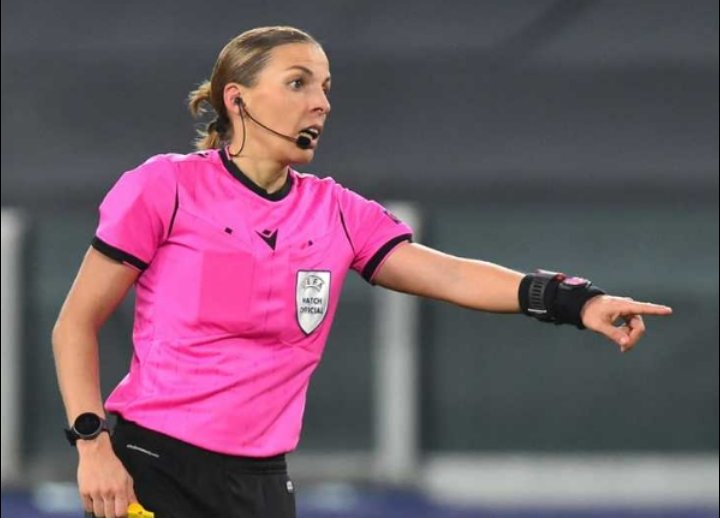 ستيفاني فرابار.. أول حكمة في تاريخ كأس العالم