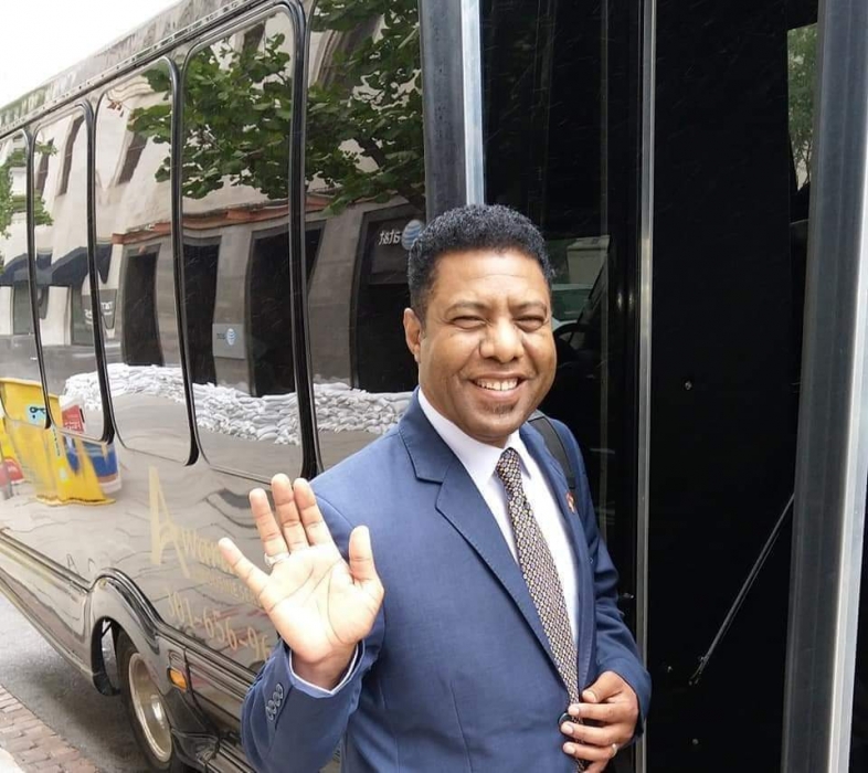 وتمضي بنا الحياة لــ سعد العشوش