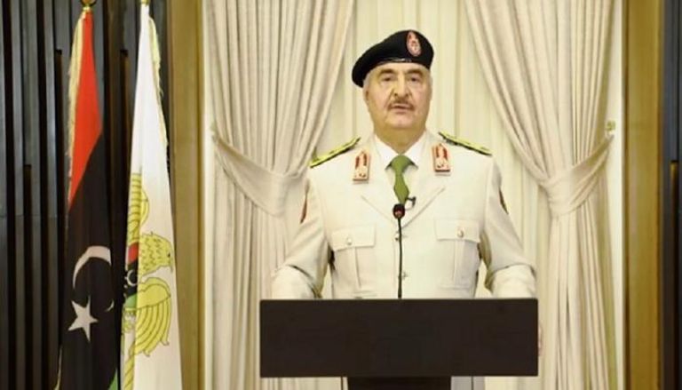 قائد الجيش الليبي يحذر المليشيات: تخلو عن سلاحكم