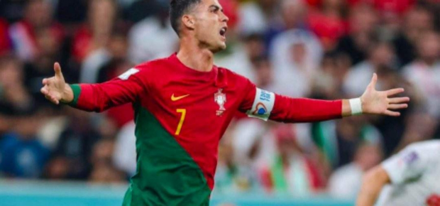 كريستيانو رونالدو ينفي بشكل رسمي تهديده بالانسحاب من تشكيلة البرتغال في المونديال.
