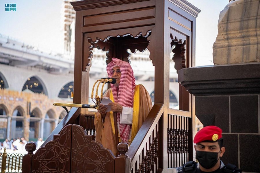 صالح بن حميد إمام وخطيب المسجد الحرام:  خطر الفساد على البلاد