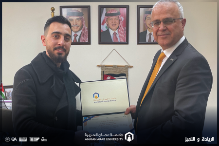 خريج  عمان العربية  ينفذ ورشة تدريبية حول تطوير تطبيقات الانترنت