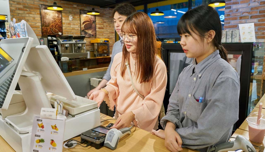 كوريا الجنوبية تضيف أكبر عدد من الوظائف في 5 سنوات