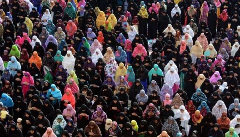 هندي ينشئ تطبيقا إلكترونيا لبيع نساء عبر الإنترنت.. ما القصة؟