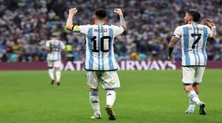 أول تعليق من ميسي بعد تأهل الأرجنتين إلى نهائي كأس العالم
