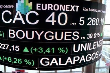 أسهم أوروبا تتراجع والأنظار على قرار المركزي بشأن الفائدة