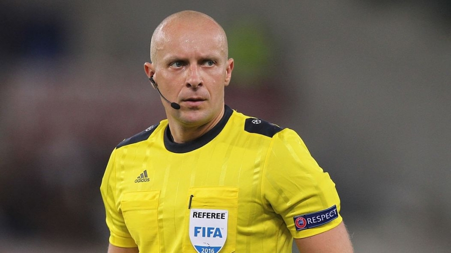 (فيفا) يختار الحكم البولندي سيمون  لقيادة نهائي بطولة كأس العالم