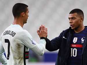 ميسي أم رونالدو؟.. مبابي يكشف الأفضل على مر العصور