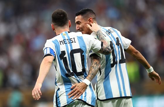 ميسي ودي ماريا  يوقِّعان على تتويج الأرجنتين بلقب كأس العالم قطر2022