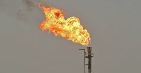 العراق يستهدف وقف حرق الغاز الطبيعي خلال 4 سنوات