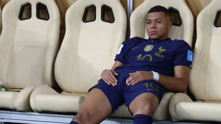 سبورت: مبابي يفكر في الرحيل عن باريس سان جيرمان مجددًا