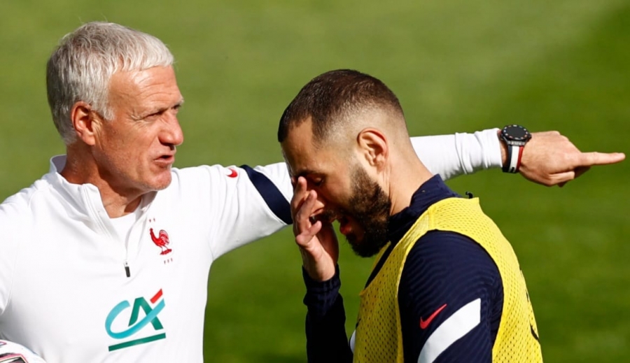 بنزيما شوكة في عين دي شامب.!