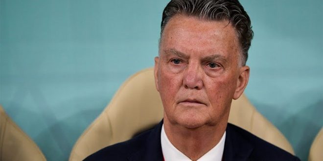فان غال يرحل عن تدريب المنتخب الهولندي