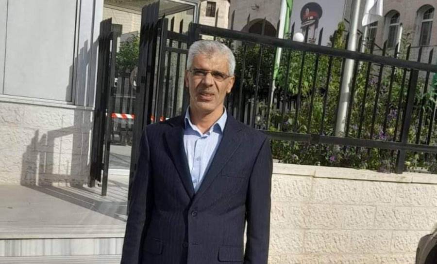 ابو دلو يهنئ ابن العم الدكتور عبدالكريم محسن ابو دلو