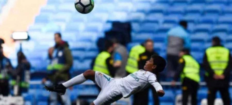 نجل رونالدو يتخلف عن ركب والده.. ويستقر في مدريد