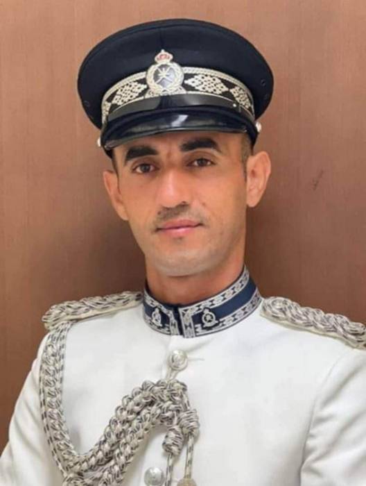 الفريق الطيب يُهنئ عشيرة الطراونة بتخرج عبد الله صلاح من الكلية الشرطية في سلطنة عمان