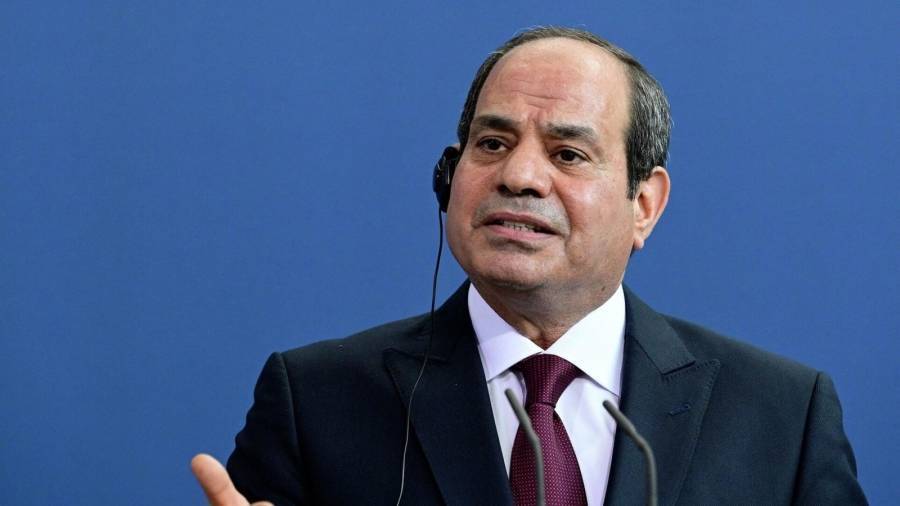 السيسي يكشف حقيقة بيع قناة السويس