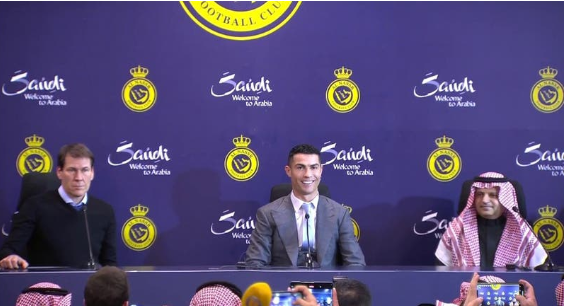 رئيس كورينثيانز: فاوضنا رونالدو.. لكنه اختار النصر