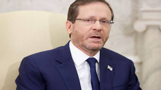 الرئيس الإسرائيلي يدعو الساسة لوقف التراشق وسط استقطاب حاد