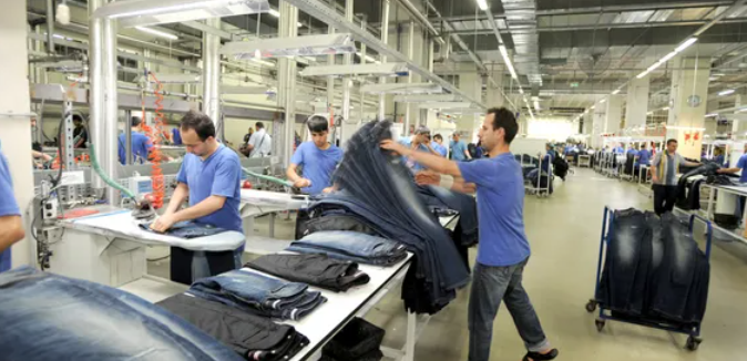 تركيا تجني أكثر من 21 مليار دولار من صادرات الملابس في 2022