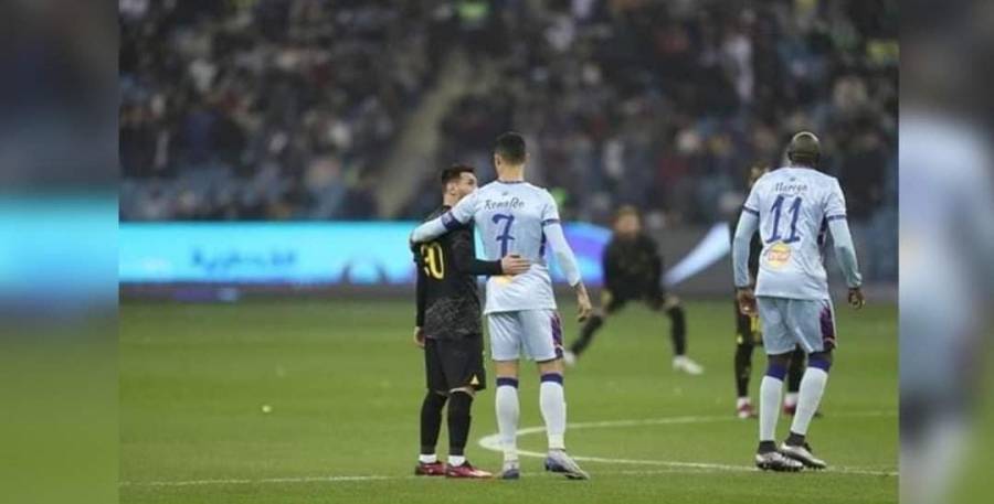 صورة تجمع اللاعبان رونالدو و ميسي في الرياض