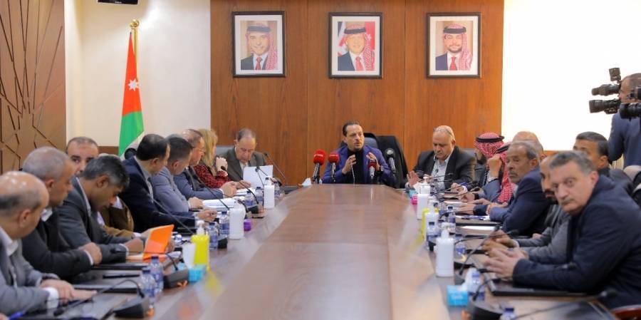 زراعة النواب تُطالب بحلول جذية لـأثمان المياه لمزراعي الأزرق