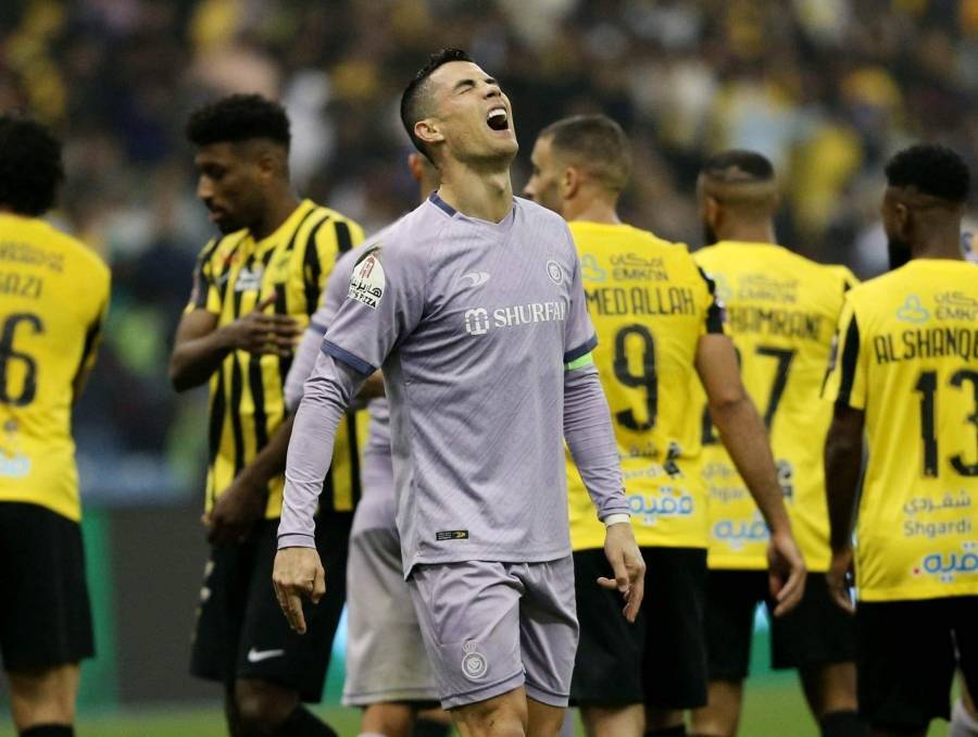 جماهير اتحاد جدة تستفز رونالدو بهتاف قاهر