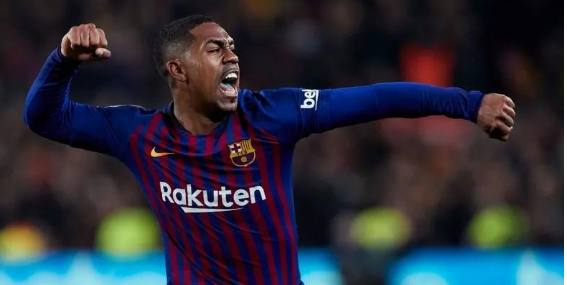 سان جيرمان يريد ضم لاعب برشلونة السابق