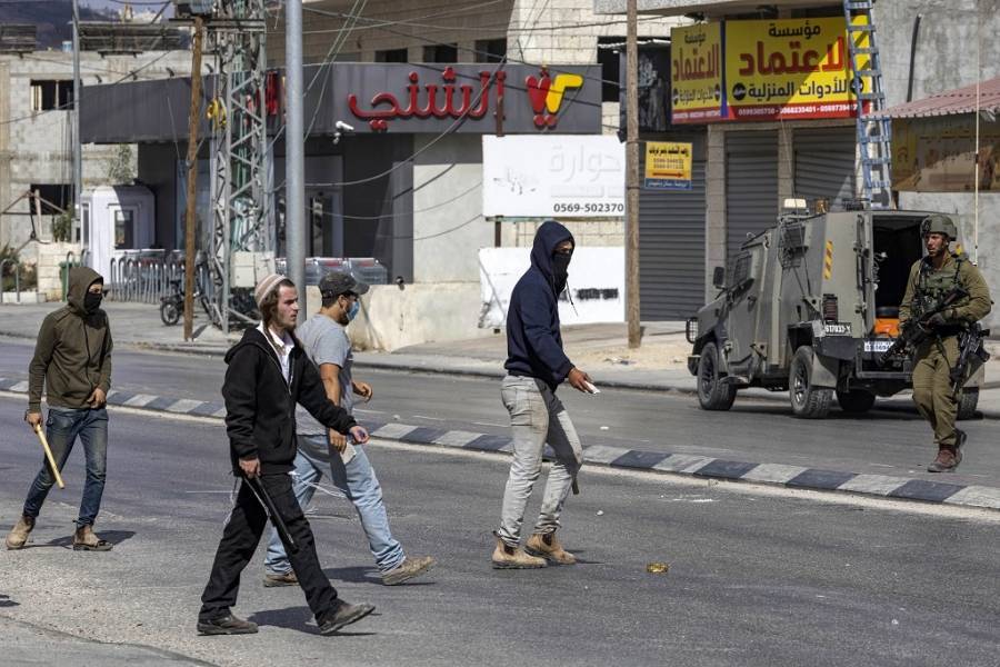 المستوطنون يكثفون اعتداءاتهم على الفلسطينيين في الضفة الغربية